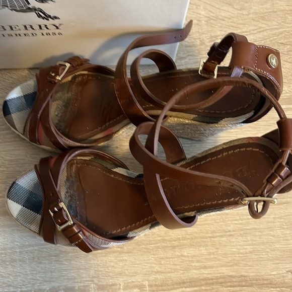 Burberry wedges - Picture 2 of 7